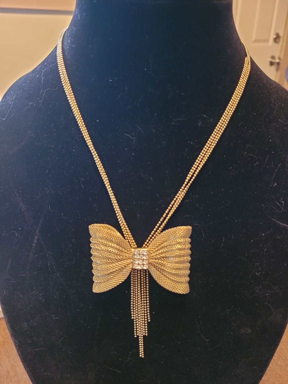 Vintage Style Gold Tone Mesh Bow Necklace Rhinestone Tassel Statement Adj.